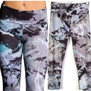 Onzie Abstract Print Leggings